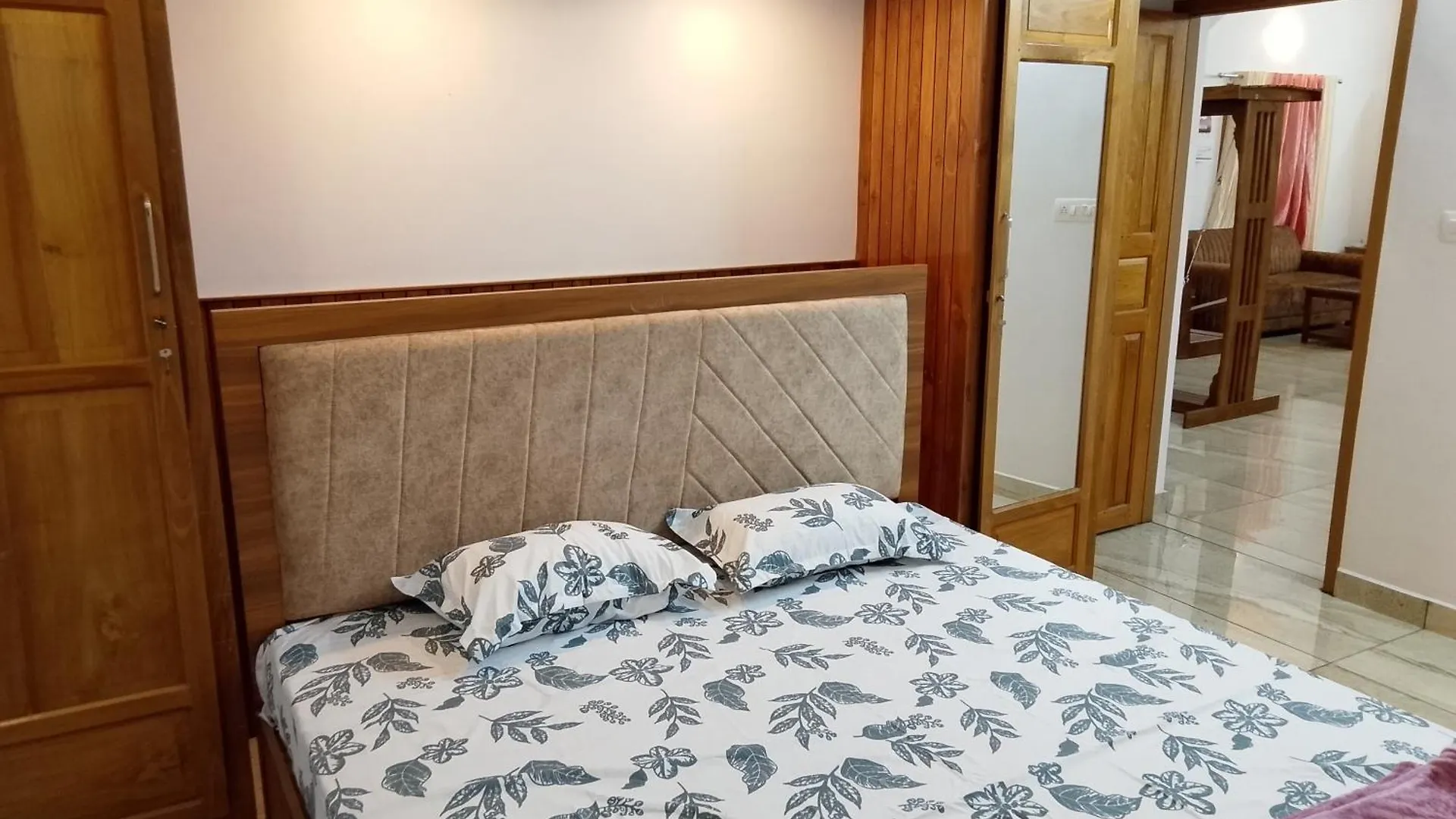 度假居 Hill Crown Wonder Palace Kochi